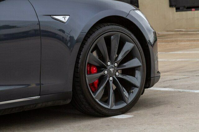 2015 Tesla S P85D Autopilot