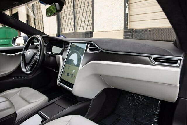 2015 Tesla S P85D Autopilot