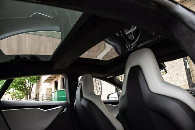 2015 Tesla S P85D Autopilot
