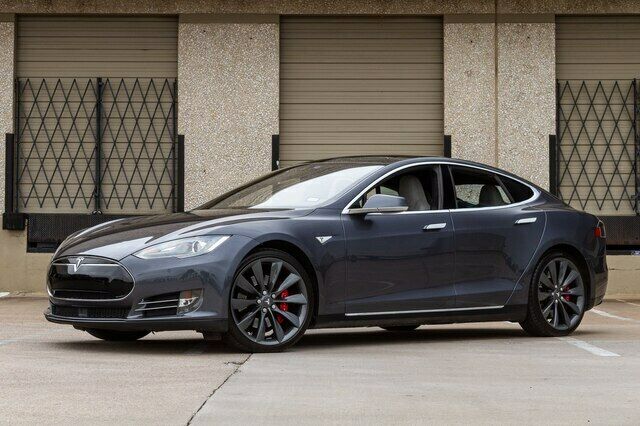 2015 Tesla S P85D Autopilot