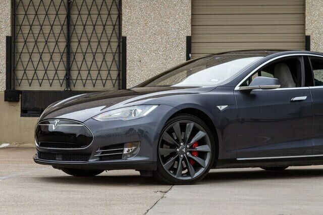 2015 Tesla S P85D Autopilot