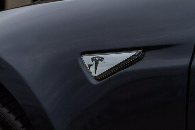 2015 Tesla S P85D Autopilot