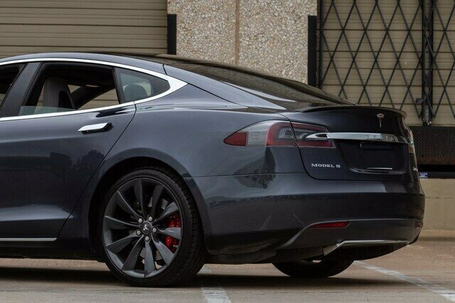 2015 Tesla S P85D Autopilot