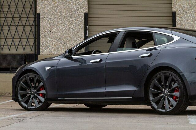 2015 Tesla S P85D Autopilot