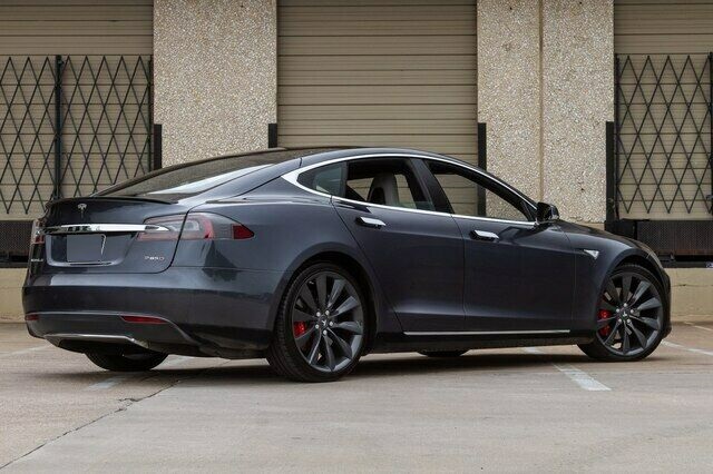 2015 Tesla S P85D Autopilot