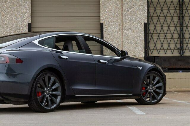 2015 Tesla S P85D Autopilot