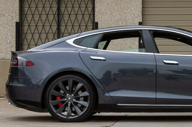 2015 Tesla S P85D Autopilot
