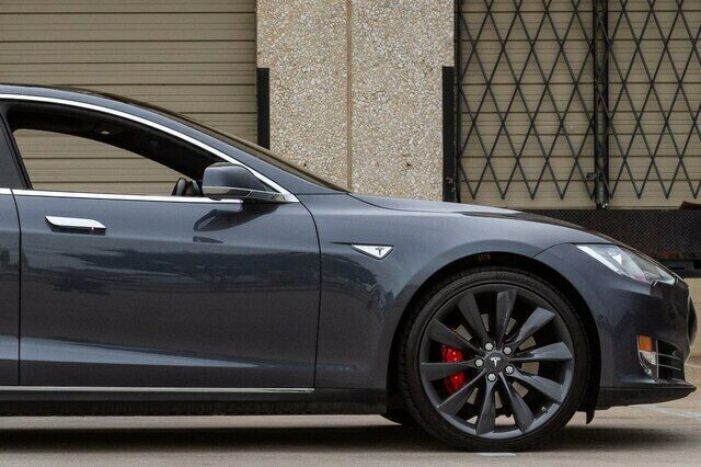 2015 Tesla S P85D Autopilot