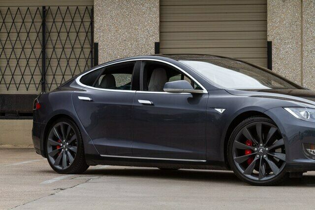2015 Tesla S P85D Autopilot