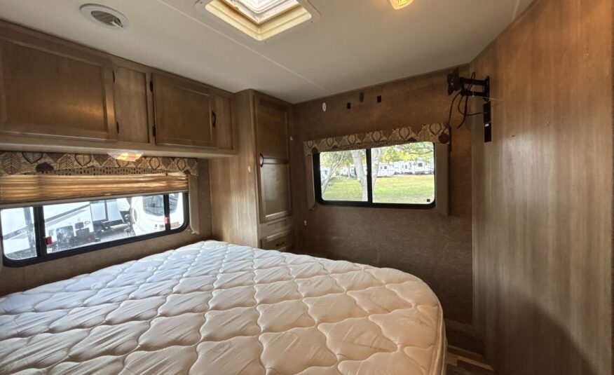 2015 Coachmen Freelander 29KS $28,700