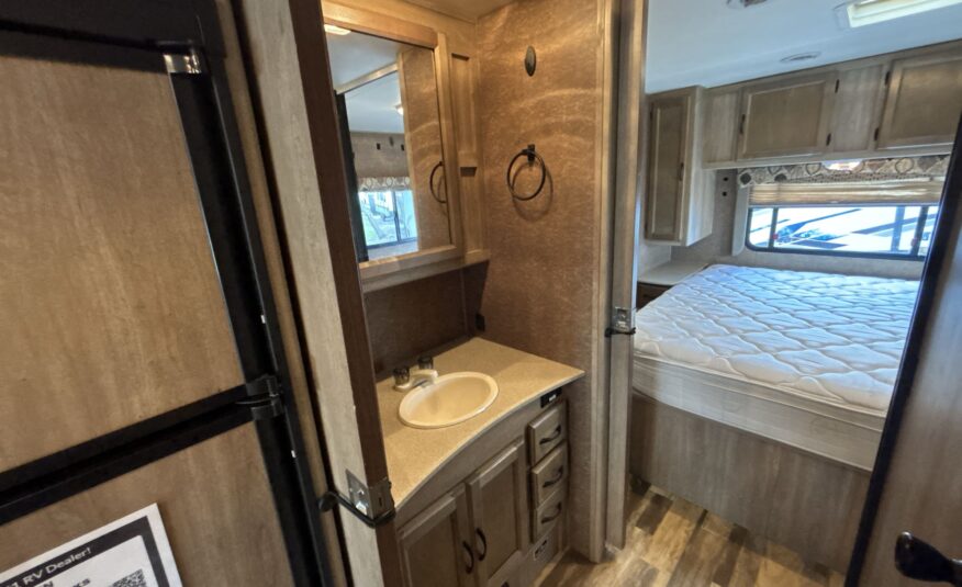 2015 Coachmen Freelander 29KS $28,700