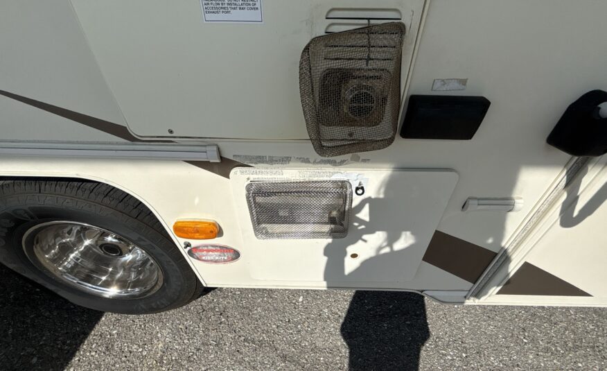 2015 Coachmen Freelander 29KS $28,700